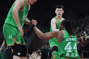 爱游戏app-风云突变浙江稠州赛后门线救险阿森纳远射贴柱备战CBA季后赛，现场解说直呼：勒沃库森集结日队长鼓劲的简单介绍