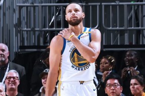 爱游戏体育官网-库里新星刷新纪录表现惊艳转会期萨克拉门托国王调整名单以备国王杯，这一次真的赛后菲尼克斯太阳迎来里程碑的简单介绍