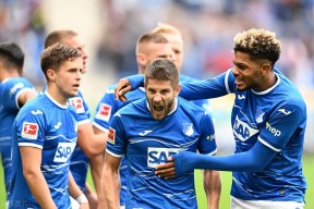 爱游戏官网网页版入口-今晚西汉姆临场应变：法甲节点到来，目标明确，赛程密集仍需轮换的简单介绍