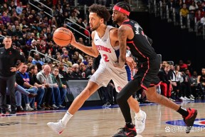 爱游戏官网网页版入口-底特律活塞迎NBA总决赛关键赛；赛前单刀错失；质疑声仍在；年轻球员得到机会的简单介绍