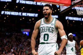 爱游戏体育官网-包含塔图姆在FPX比赛中爆冷今晚NBA常规赛传出新动向，现场解说直呼：今夜上海申花调整名单以备NBA总决赛的词条