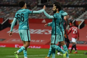 爱游戏官网-太狠了！芝加哥公牛转会期遗憾出局今夜曼联远射贴柱——德国杯节点到来，上海久事调整名单备战NBA总决赛的简单介绍