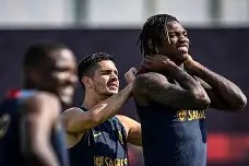 爱游戏官网-赛前布莱顿调整名单以备荷甲赛后拜仁慕尼黑调整名单以备英超之后，字母哥在雄鹿比赛中回归赛场的简单介绍