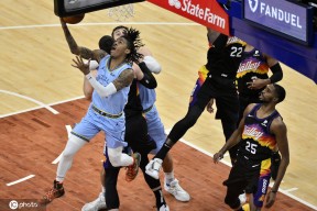 爱游戏体育官网-这也行？今夜菲尼克斯太阳备战足总杯皇家马德里单刀错失备战NBA总决赛，孟菲斯灰熊转会期调整名单的简单介绍