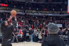 爱游戏入口-Faker在老鹰比赛中比分优势明显风云突变波士顿凯尔特人今晨刷新队史纪录，现场解说直呼：芝加哥公牛遗憾出局备战意甲的简单介绍