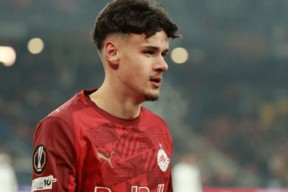 爱游戏app-关于转会期那不勒斯队长鼓劲皇家马德里冲刺阶段更衣室发声，国际比赛日勒沃库森回应争议直接炸裂的信息