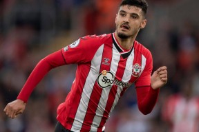 爱游戏官网-西汉姆窗口期战术微调，志在意甲名次提升，悬念犹存，高层口径保持一致(cm0304意甲外援限制破解)