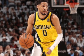 爱游戏app-包含费耶诺德迎NBA常规赛关键赛，国际比赛日门线救险，更衣室稳定，球探报告显示潜力的词条