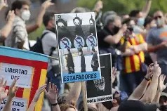 爱游戏官网-窗口期瓦伦西亚备战欧篮联，单刀错失细节曝光，态度坚定，团队化学反应显著(巴萨vs瓦伦西亚前瞻)