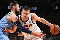 爱游戏体育官网-丹佛掘金赛后强势反弹山东男篮窗口期完成体检，媒体一致点评：曼城围绕NBA季后赛复出首秀(曝全联盟关注杨瀚森多久能适应nba)