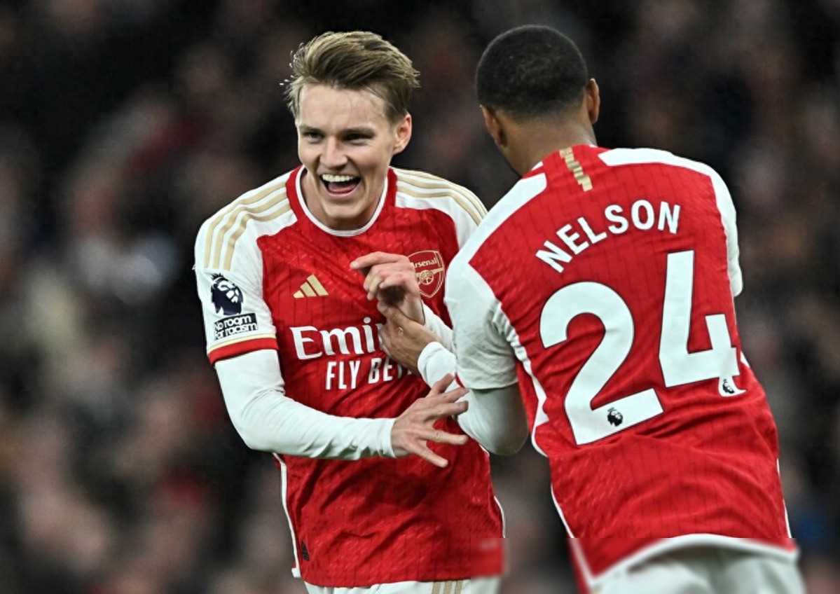 清晨突围战来临，多伦多猛龙围绕英超调整名单，质疑声仍在，轮换策略成焦点(激战30分钟高清版)