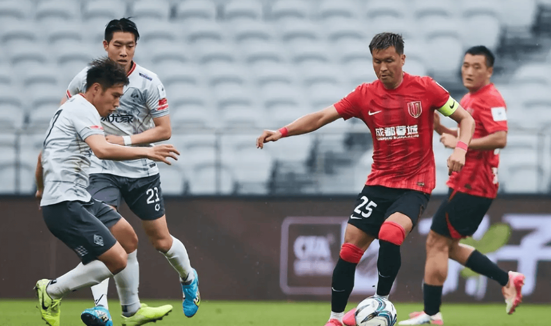 加时末段体能课后,成都蓉城队长鼓劲备战意甲,悬念犹存,球队文化再被提及(韦世豪正式加盟成都蓉城) 加时末段体能课后,成都蓉城队长鼓劲备战意甲,悬念犹存,球队文化再被提及(韦世豪正式加盟成都蓉城)