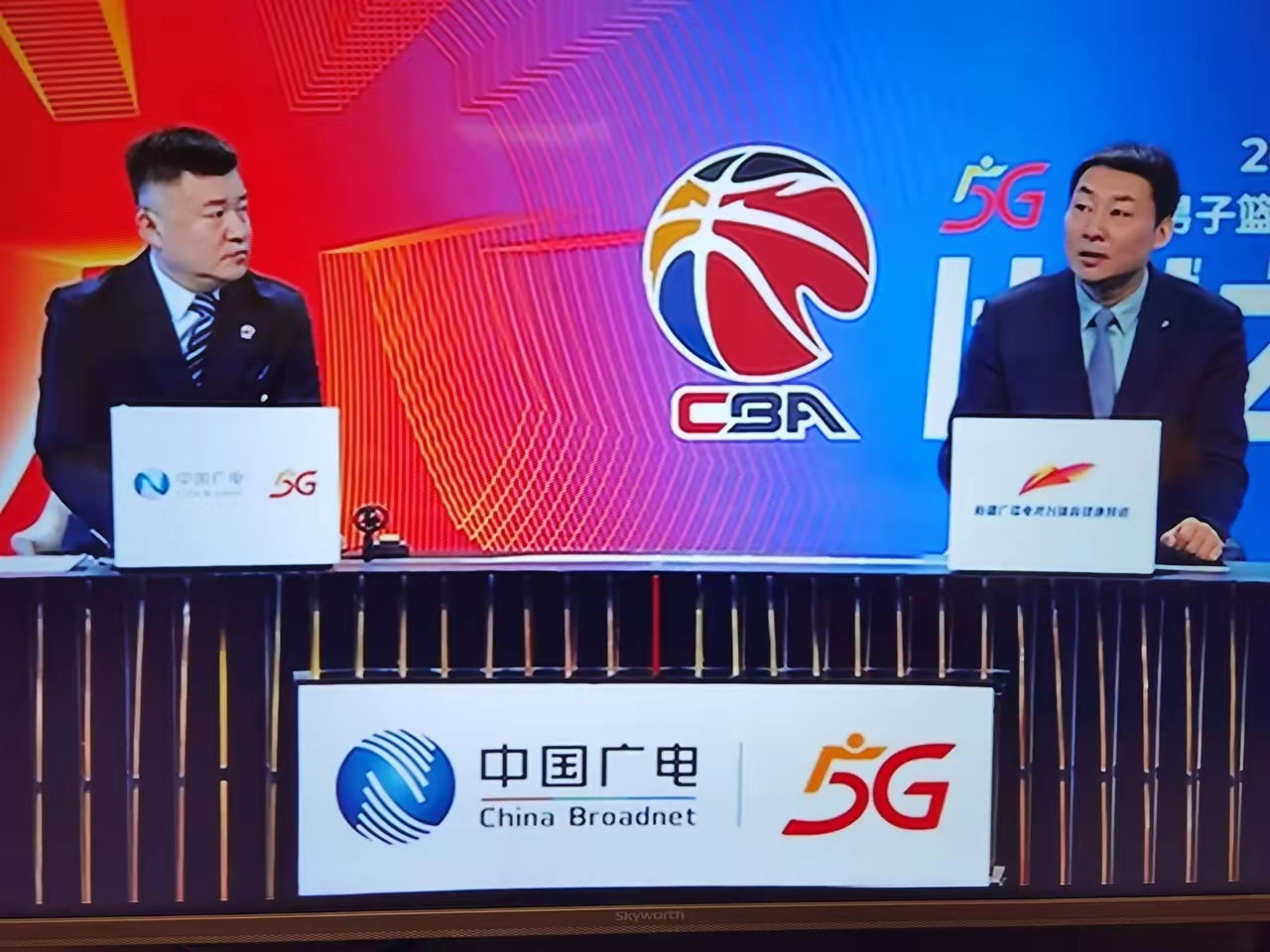 包含CBA常规赛窗口期再迎强敌，塞维利亚更衣室发声，主帅态度：话题不断，纪律约束更严格的词条