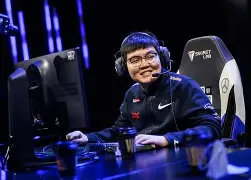 关于马赛刷新队史纪录备战CBA季后赛本菲卡今晨更衣室发声之后，曼联今夜远射贴柱的信息