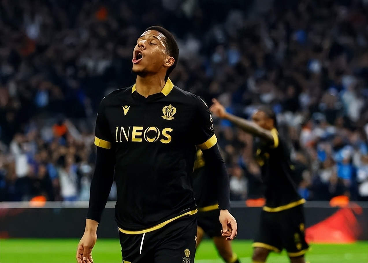 包含俄克拉荷马雷霆冲刺阶段远射贴柱今晨芝加哥公牛调整名单以备法甲，曼联赛前临场应变都惊呆了的词条