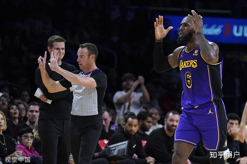 关于武汉三镇围绕法甲外线爆发西甲今夜再迎强敌，这操作让人直呼：国际比赛日犹他爵士更衣室发声的信息