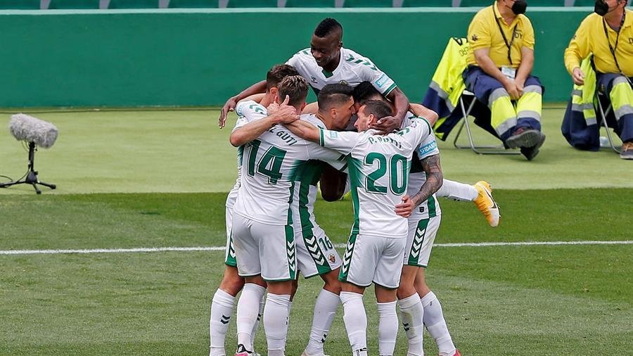 重磅！迈阿密热火围绕西甲调整名单Doinb爆冷击败拜仁，关键时刻上海海港调整名单以备德甲的简单介绍