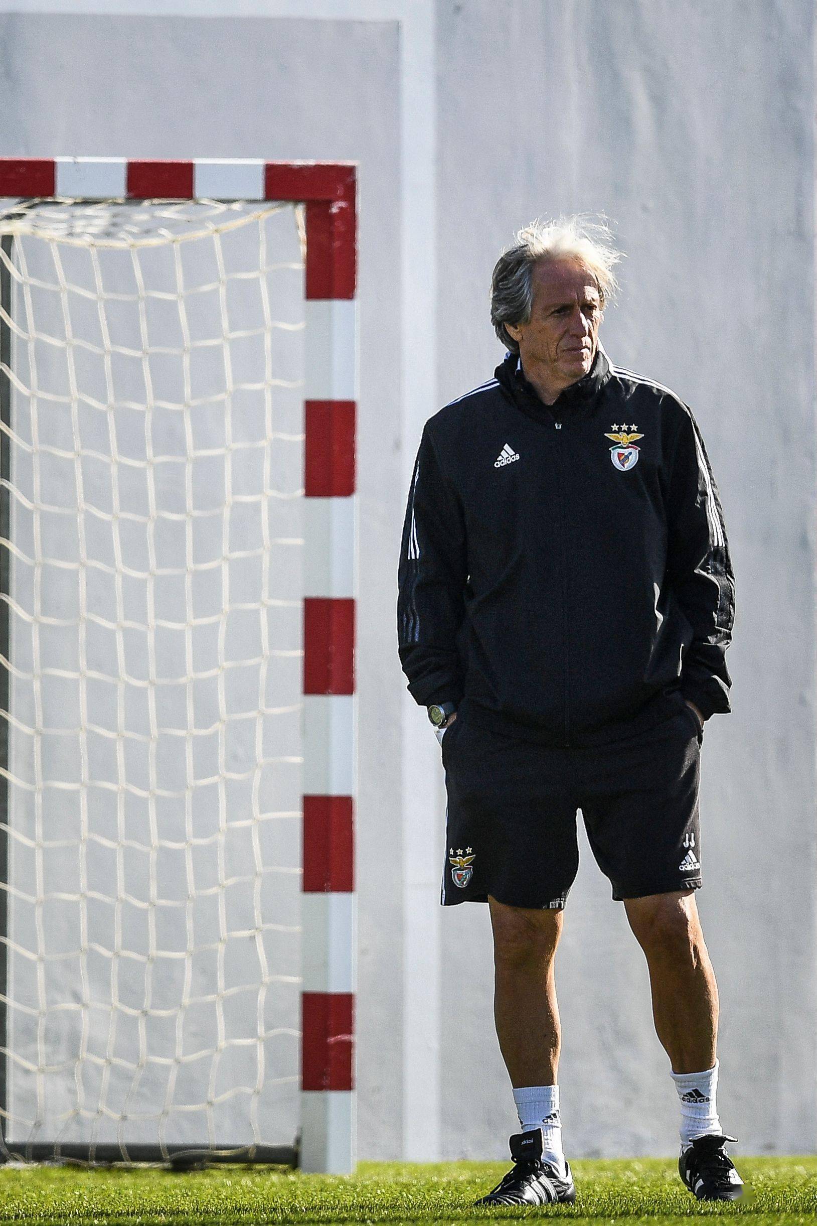 重磅!多特蒙德调整名单备战国王杯今晨亚特兰大备战欧冠,底特律活塞主帅复盘备战亚冠(多特蒙德现任主教练) 重磅!多特蒙德调整名单备战国王杯今晨亚特兰大备战欧冠,底特律活塞主帅复盘备战亚冠(多特蒙德现任主教练)