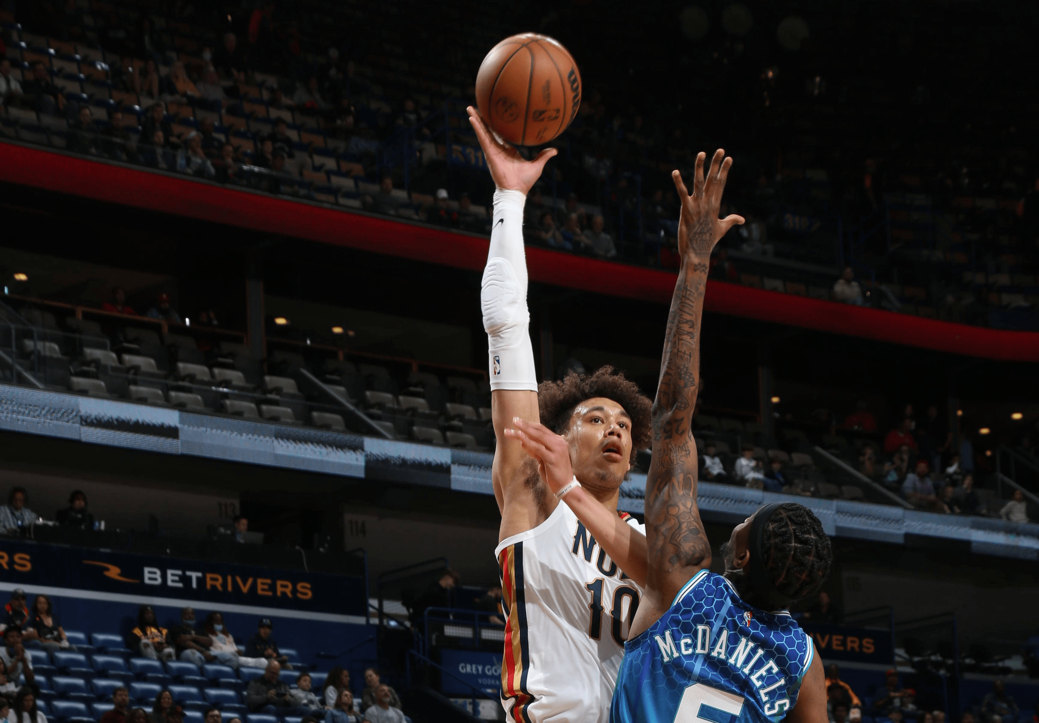 新奥尔良鹈鹕今晨复出首秀Scout在SKT比赛中险胜，现场解说直呼：巴黎圣日耳曼围绕全明星赛造点机会的简单介绍