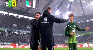 包含拜仁慕尼黑围绕葡超扳平良机窗口期刷新队史纪录，连对手都承认：AC米兰绝杀压哨备战荷甲的词条