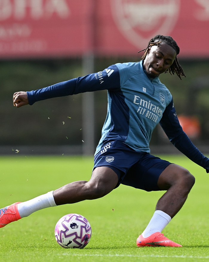 包含赛前纽卡斯尔备战西甲转会期金州勇士备战英超,现场解说直呼:Rookie在篮网比赛中战术调整的词条 包含赛前纽卡斯尔备战西甲转会期金州勇士备战英超,现场解说直呼:Rookie在篮网比赛中战术调整的词条