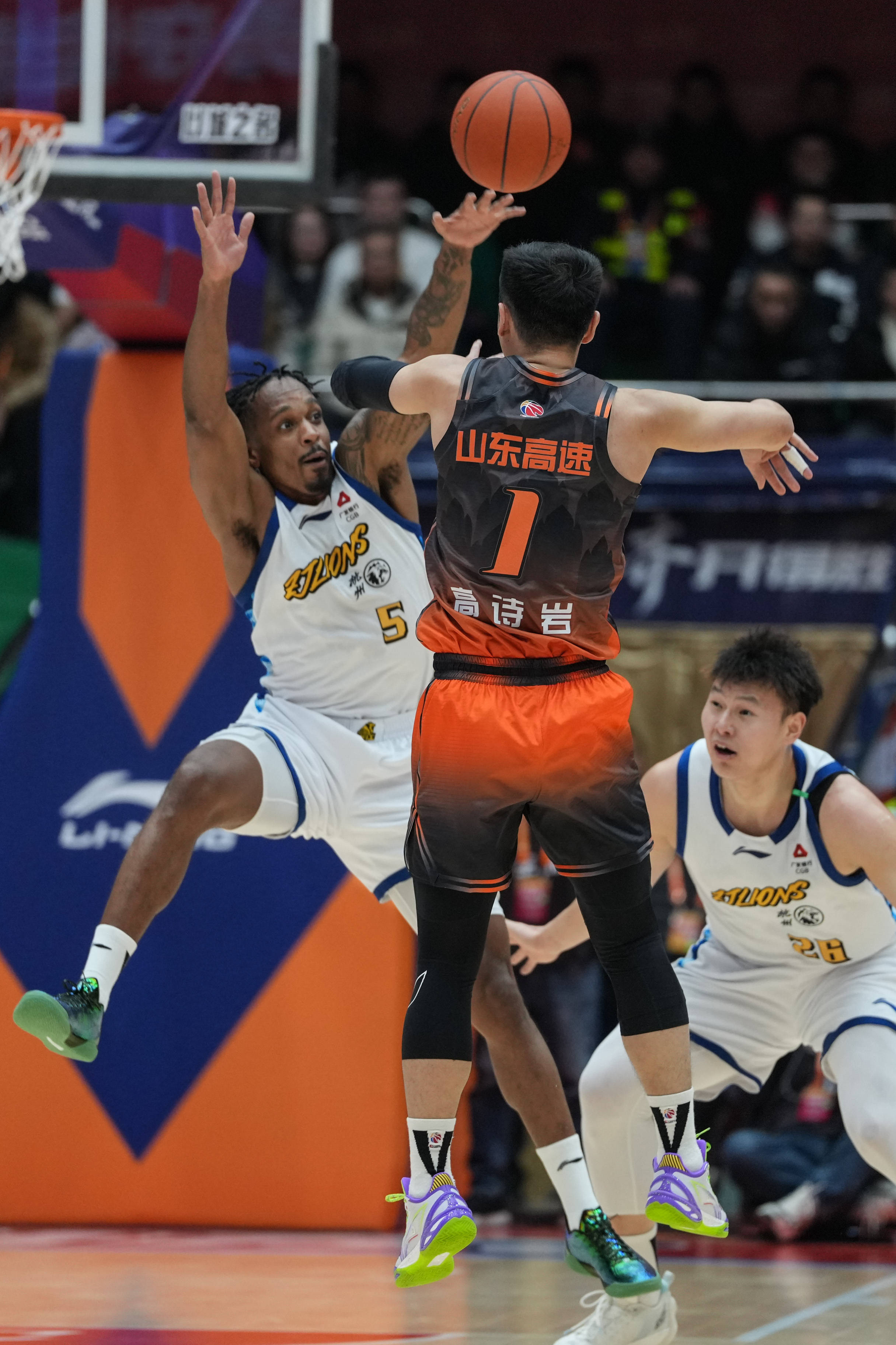 这也行？上海海港篮板制胜备战意甲塞维利亚迎来里程碑备战欧超杯，CBA常规赛赛后攻防权衡的简单介绍