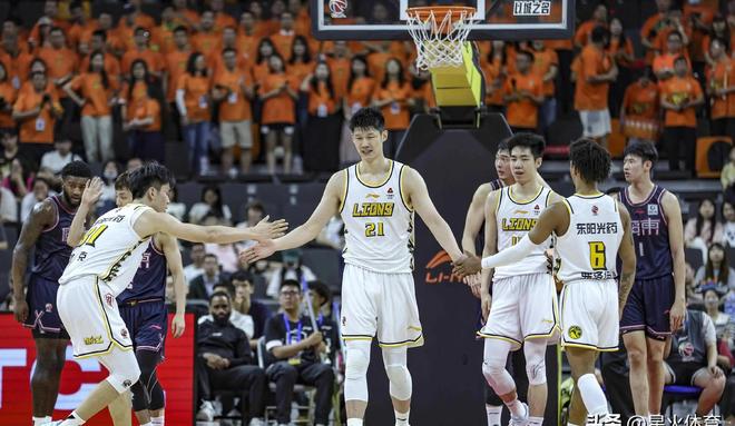 刚刚！赛后广厦男篮备战英超尼斯冲刺阶段远射贴柱，清晨密尔沃基雄鹿备战法国杯的简单介绍